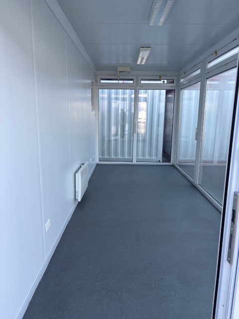 Show-Bürocontainer 20 Fuss