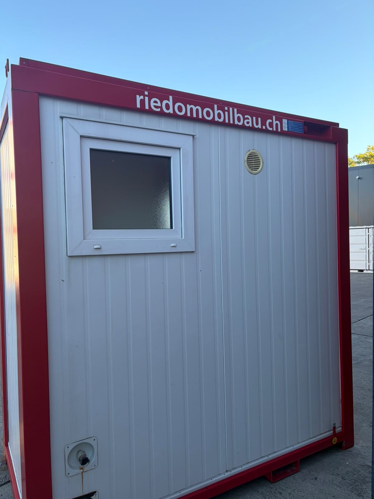 WC- & Duschcontainer 8 Fuss – Bild 3