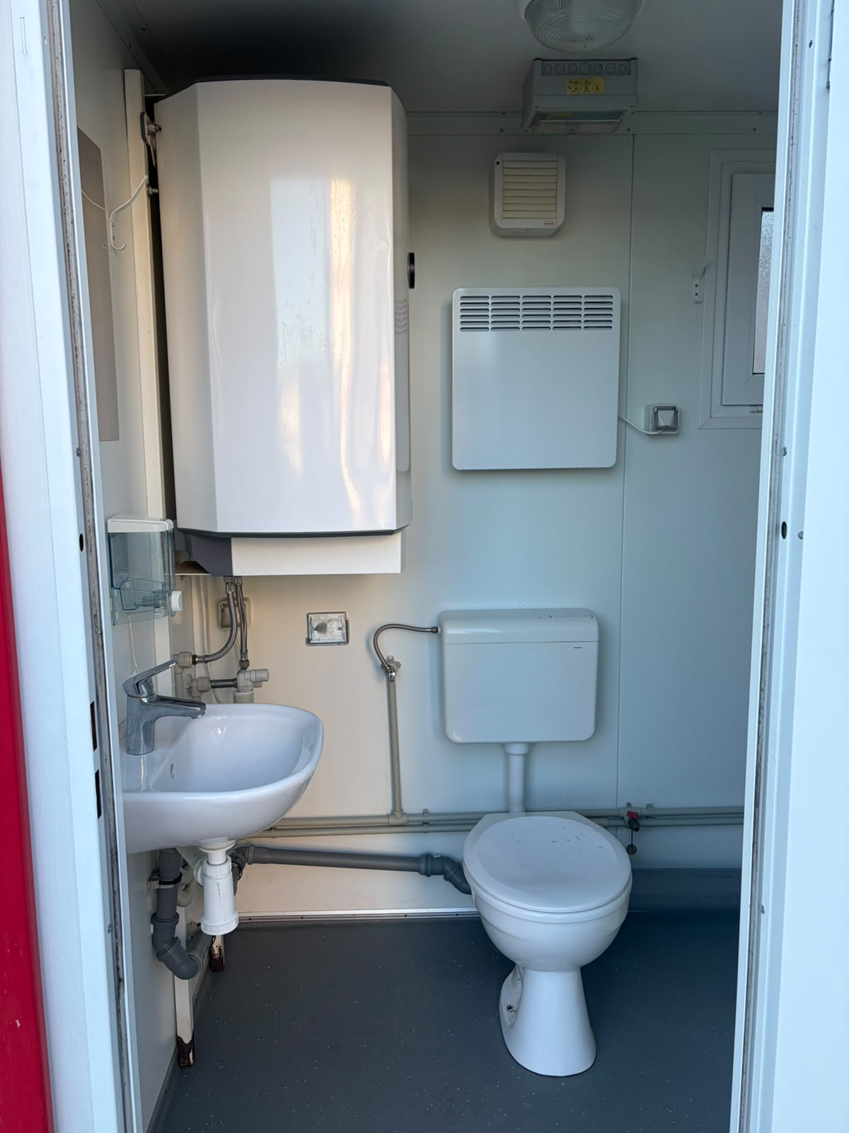 WC- & Duschcontainer 8 Fuss – Bild 4